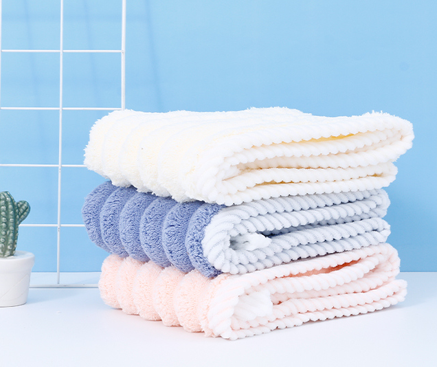 قبعة شعر سميكة مخططة