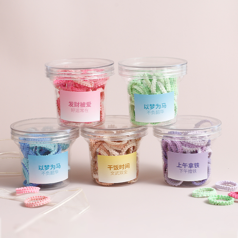 شريط من الجلد من الدانتيل على شكل كوب قهوة بلون متباين