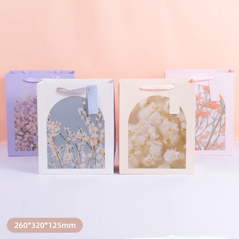 Beautiful Window Flower View Gift Bag (M)