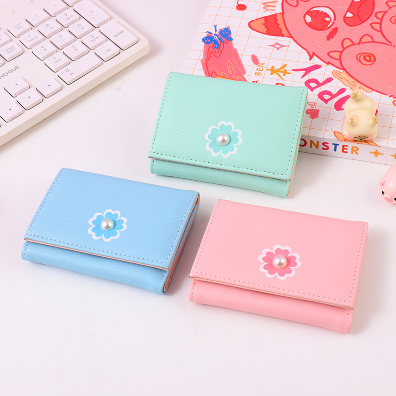 Pearl Flower Trifold Purse for Women