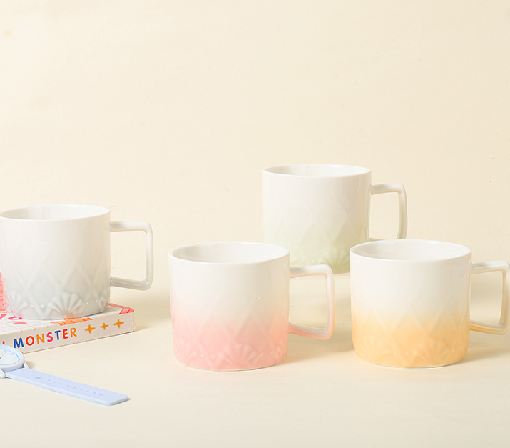 380 مل12.84 أونصة سائلة. كوب سيراميك أساسي بلون متدرج منقوش