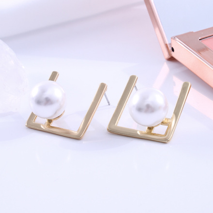 Unique Metal Irregular Artificial Pearl Earrings