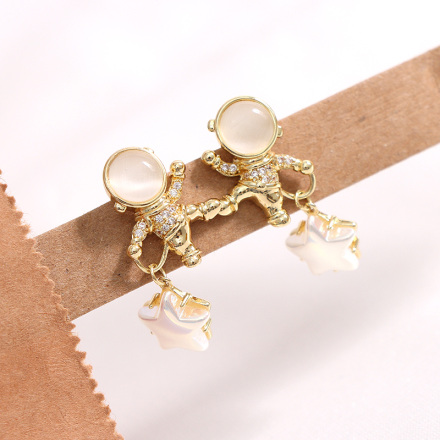 Cat's-eye Gem Doll Shaped Pentastar Earrings