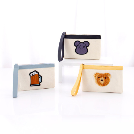 Spliced Label Clutch