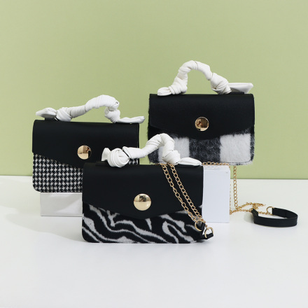 Spliced Portable Shoulder Bag