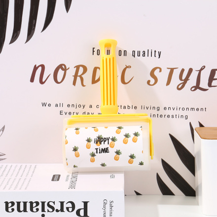 Summer Pineapple Pattern Lint Roller (Yellow)
