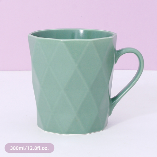 380 مل12.8 أونصة سائلة. كوب سيراميك أساسي بنمط ماسي بلون سادة (أخضر)