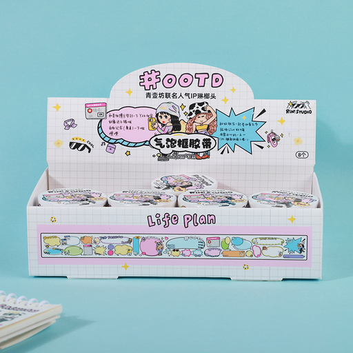 ينظر لين هامر إلى الشريط الحدودي يوميًا